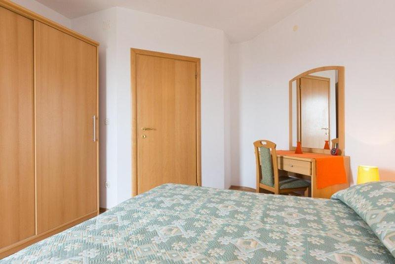 Marija F2 Apartment Krk Town Eksteriør billede